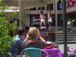 Порно первый раз в писю