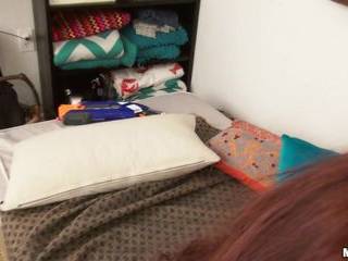 Трахает зрелую с большой жопой