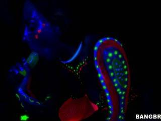 Смотреть бесплатно ролики девушки кончают