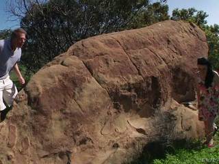 Молодые порно брюнетки анал