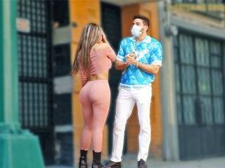 Ебут страпоном в рот