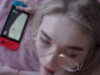 Старухам кончают на лицо